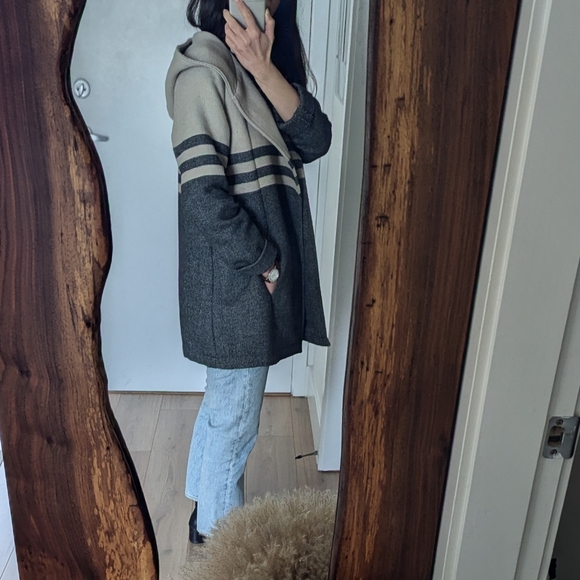 Short Jacket - Picture 2 of 7